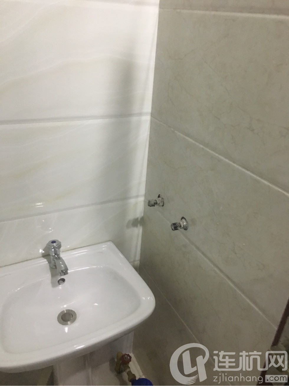 183341a1m81cwpm9cd2g5v.jpg